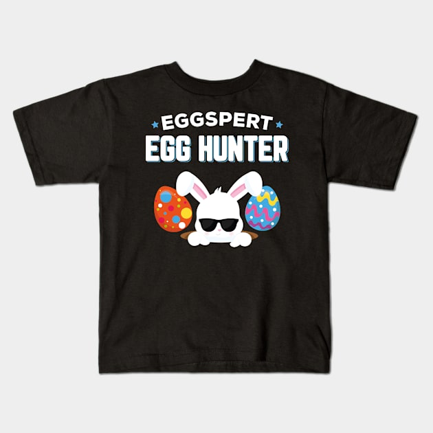 Eggspert Egg Hunter Funny Easter Kids T-Shirt by trendingoriginals